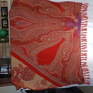 Surya Indira Wool Blend Throw, 50x70, EUC